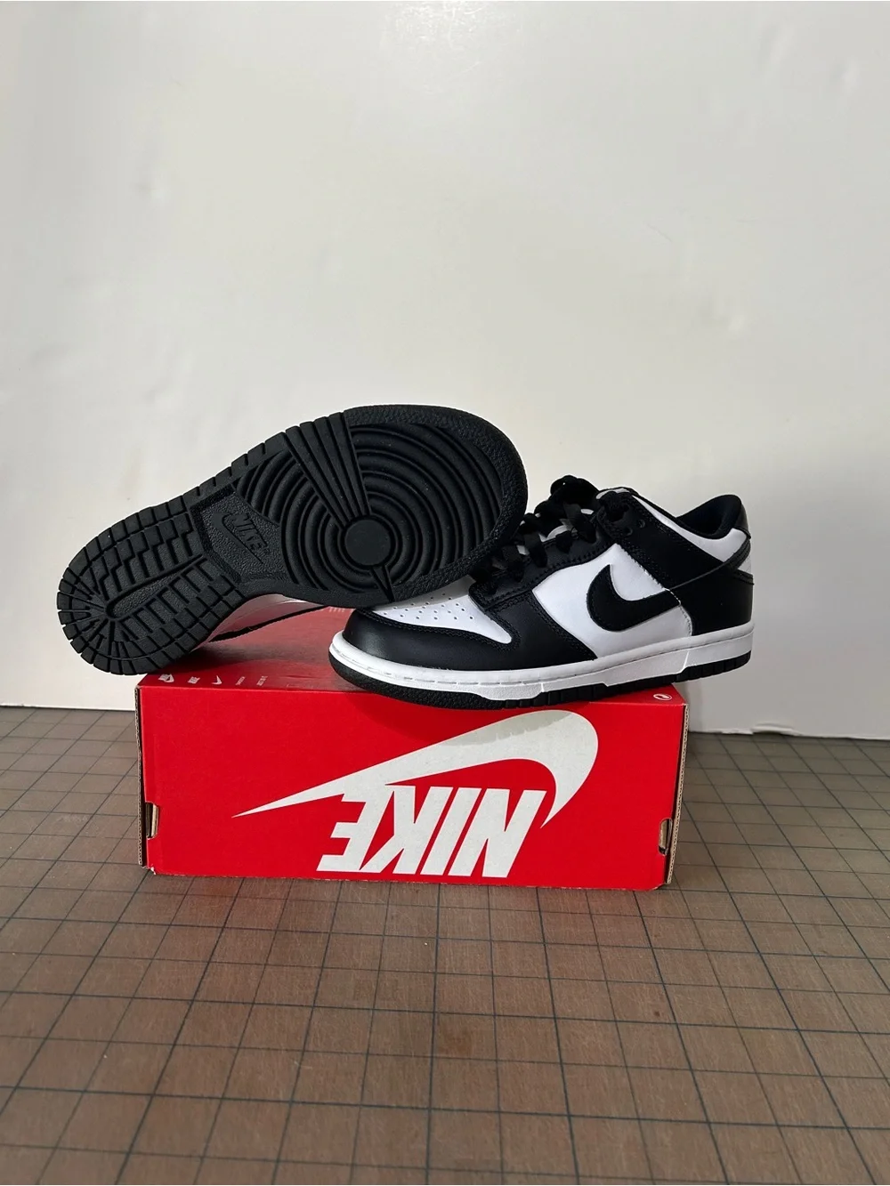 Nike Dunk Low GS ‘Panda’